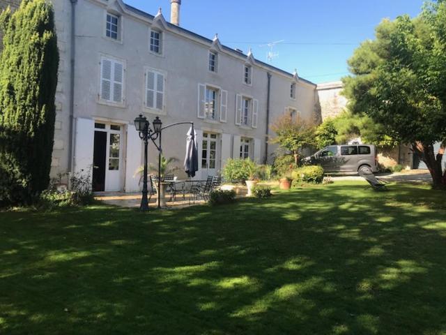 Mazette! Le Chateau Niort Exteriör bild