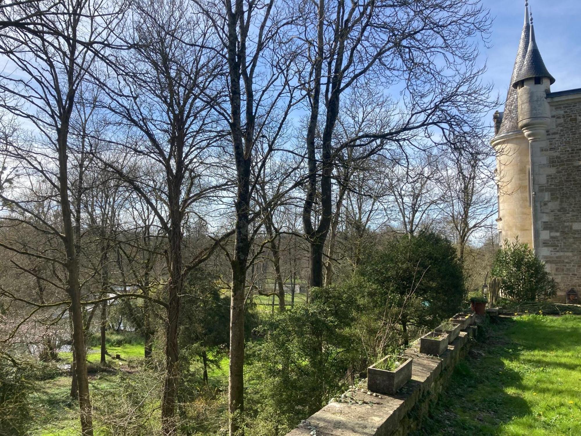Mazette! Le Chateau Niort Exteriör bild